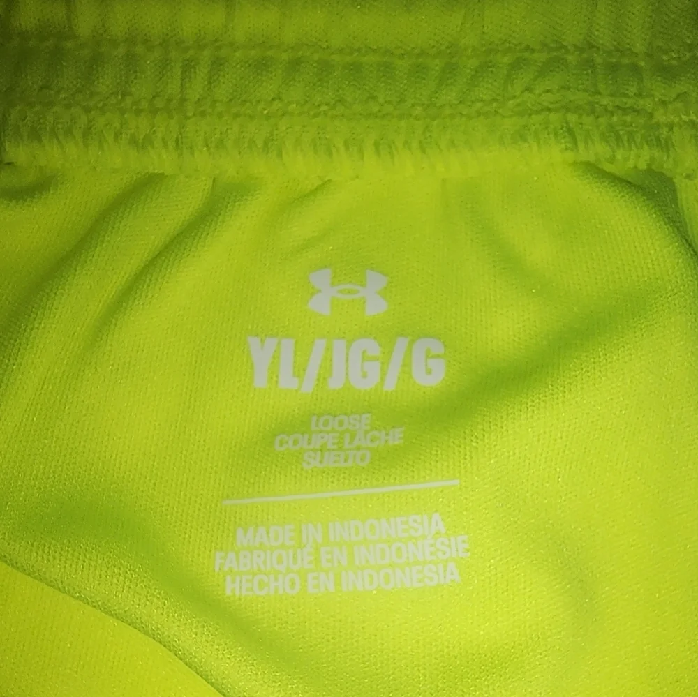 Under Armour Tech Logo Shorts, Boy's Large - Picture 3 of 3